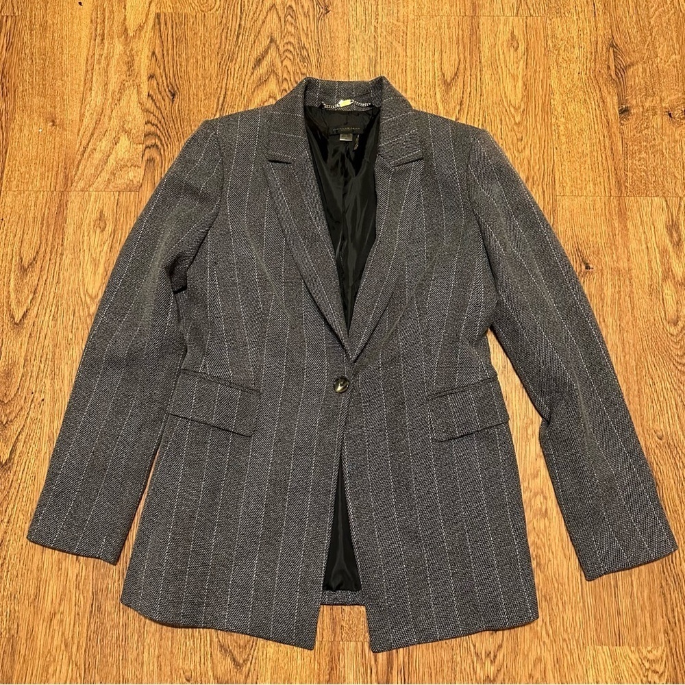 Donna Karan Gray Striped One Front Button Lined Blazer Size 6 Front Pockets